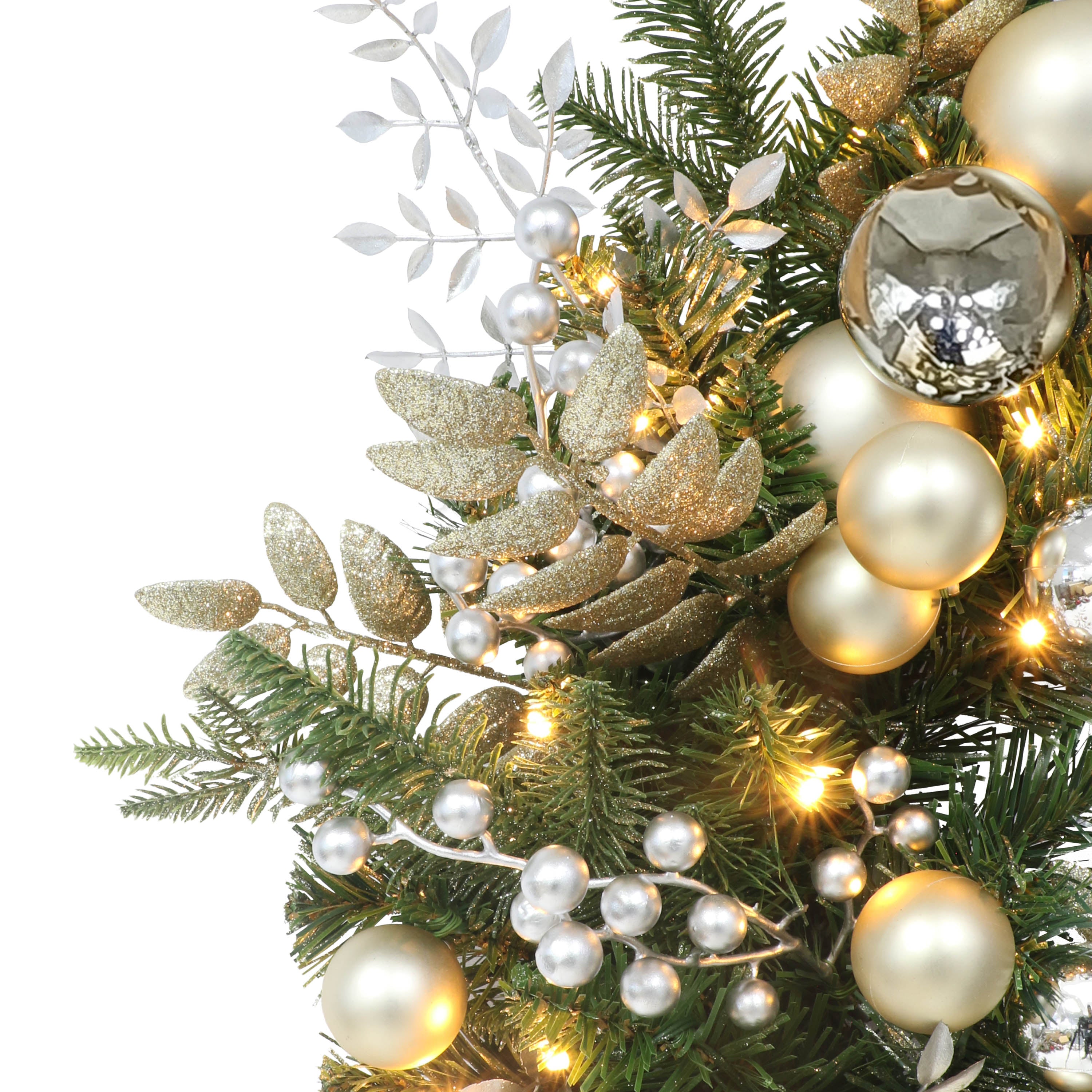 26" Battery-Operated Pre-Lit Decorated Wreath